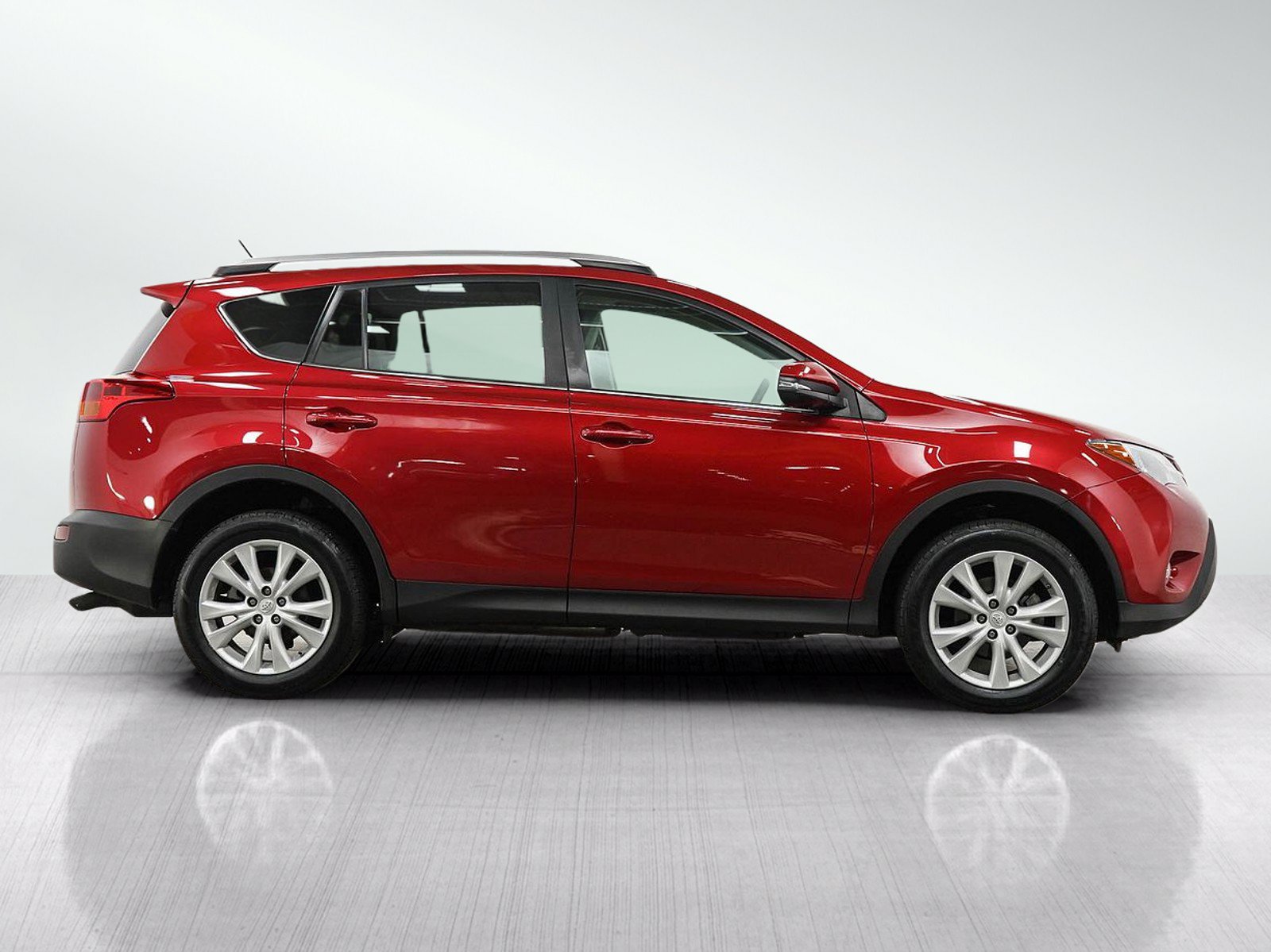 Used 2015 Toyota RAV4 Limited w/ Technology Package AWD/4WD image 6