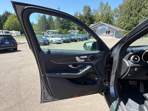 Used 2022 Mercedes-Benz GLC 300 4MATIC image 10