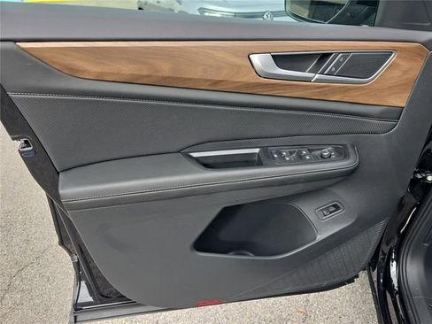 New 2026 Volkswagen Atlas SE FWD image 16