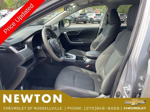 Used 2025 Toyota RAV4 LE FWD image 4
