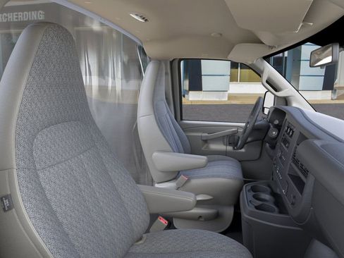 New 2025 GMC Savana 3500 w/ Power Convenience Package image 17
