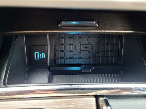 Certified 2024 Ford Expedition Limited image 18