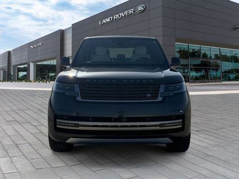 Used 2025 Land Rover Range Rover SE AWD/4WD image 8