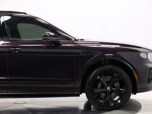 Used 2023 Bentley Bentayga Extended Wheelbase image 73