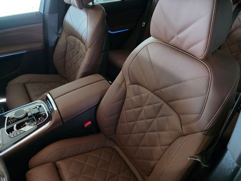 New 2026 BMW X5 xDrive50e AWD/4WD image 9