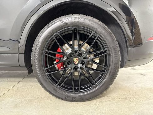 Certified 2026 Porsche Cayenne S AWD/4WD image 14