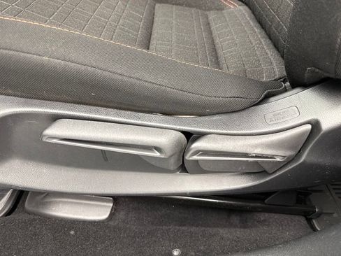 Used 2025 Honda HR-V Sport image 19