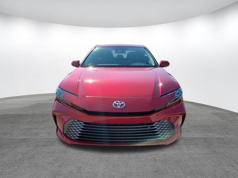 Used 2026 Toyota Camry XLE FWD image 2