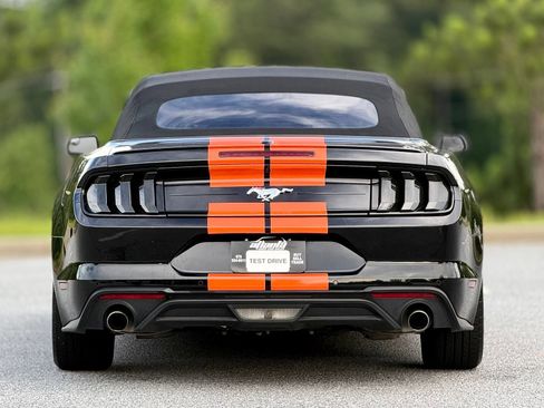 Used 2020 Ford Mustang Premium RWD image 6