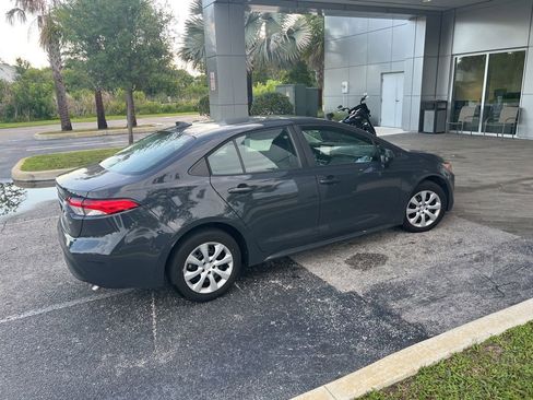 Used 2023 Toyota Corolla LE FWD image 3