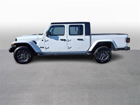 Used 2024 Jeep Gladiator Sport image 6
