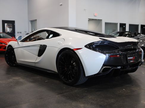 Used 2017 McLaren 570S RWD image 4