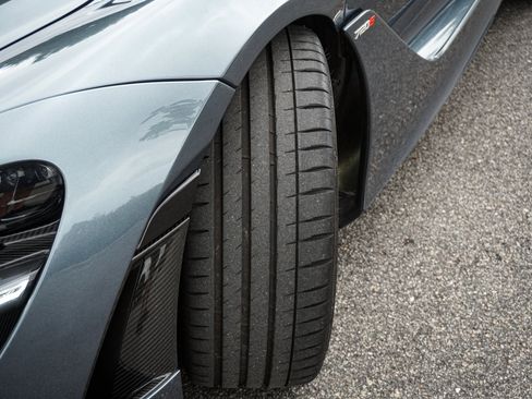 Used 2018 McLaren 720S Luxury RWD image 15