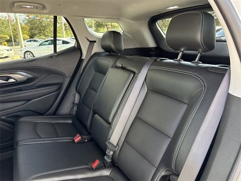 Used 2023 GMC Terrain SLT image 20