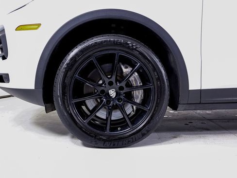 Certified 2022 Porsche Cayenne image 23