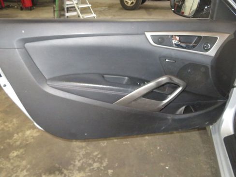 Used 2016 Hyundai Veloster EXTRA CLEAN LOW MILES VELOSTER w/ Option Group 03 image 13