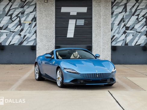 Used 2024 Ferrari Roma Spider RWD image 1