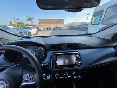 Used 2025 Nissan Versa SV FWD image 38