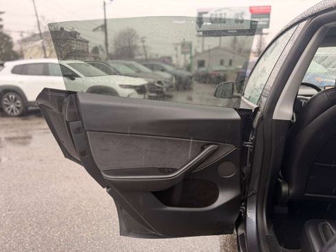 Used 2023 Tesla Model Y Performance image 24