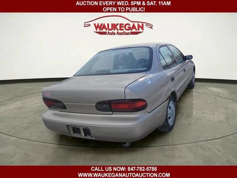 Used 1996 Geo Prizm LSi image 4