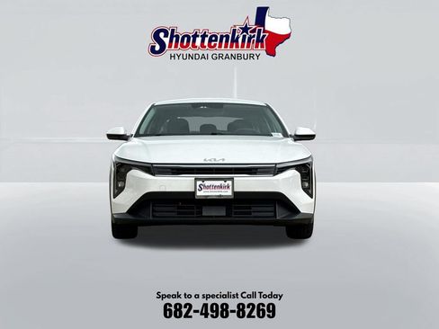 Used 2025 Kia K4 FWD image 2
