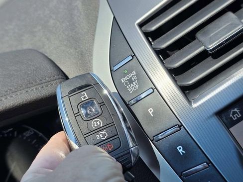 Used 2019 Lincoln MKZ Reserve FWD image 16