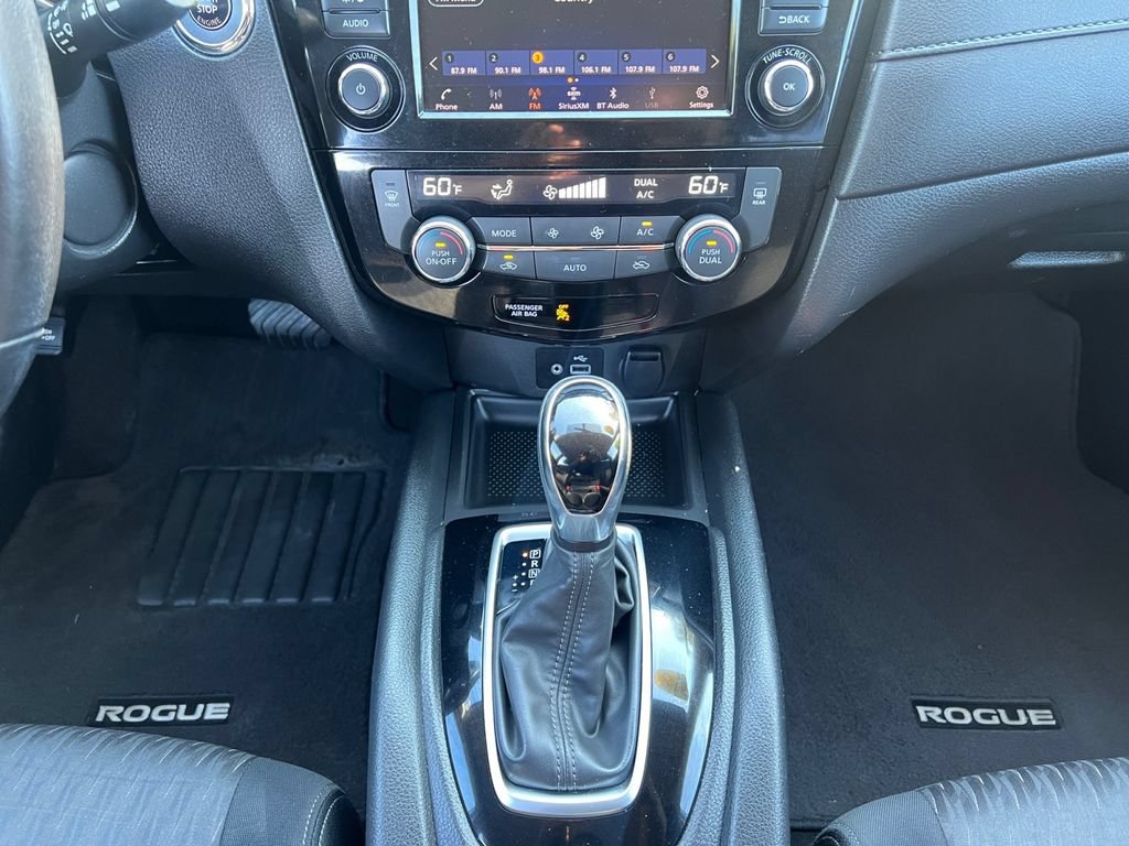 Used 2018 Nissan Rogue SV AWD/4WD image 15