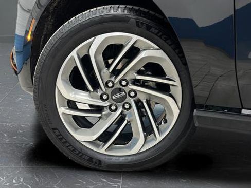 Used 2025 Lincoln Navigator L Reserve AWD/4WD image 30