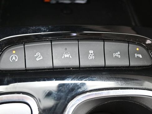 Used 2023 Buick Envision Avenir AWD/4WD image 31