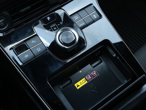 Used 2024 Toyota bZ4X XLE w/ Weather Package image 25