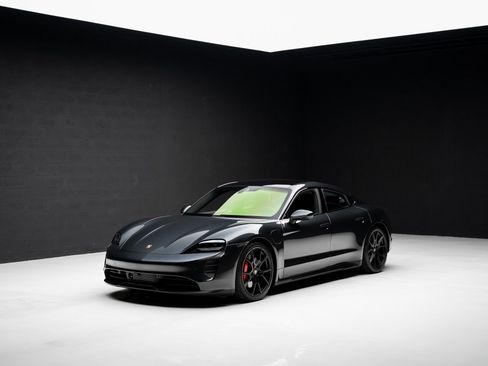 Used 2023 Porsche Taycan GTS image 4