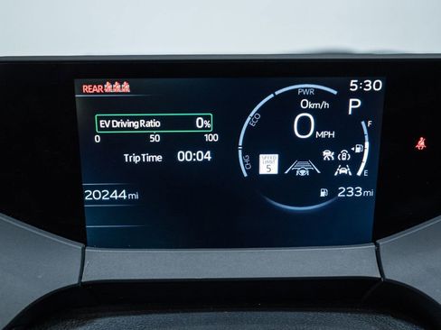 Used 2025 Toyota Prius LE image 18