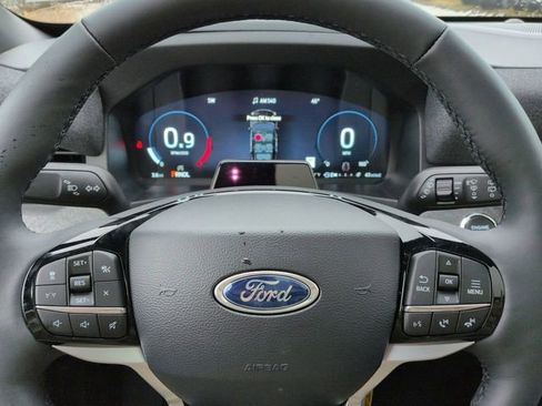 New 2026 Ford Explorer Platinum RWD image 30