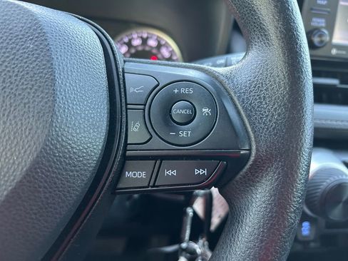 Used 2022 Toyota RAV4 LE FWD image 19