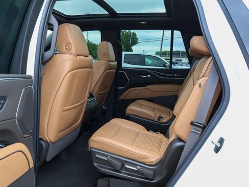 Used 2023 Cadillac Escalade Premium Luxury w/ LPO, Radiant Package AWD/4WD image 14