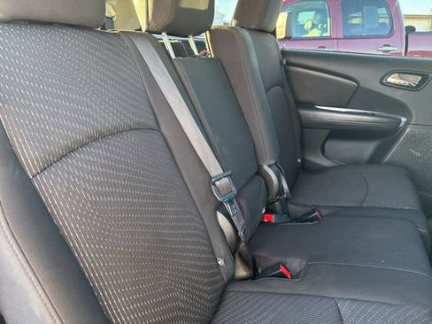 Used 2018 Dodge Journey SE image 14