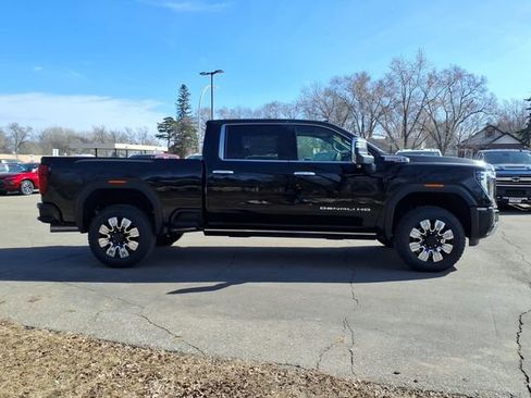 New 2026 GMC Sierra 3500 Denali w/ Denali Reserve Package AWD/4WD image 2