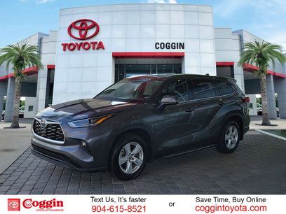 Used 2022 Toyota Highlander LE