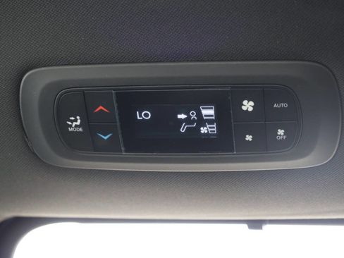 Used 2021 Chrysler Pacifica Touring w/ S Appearance Package FWD image 23