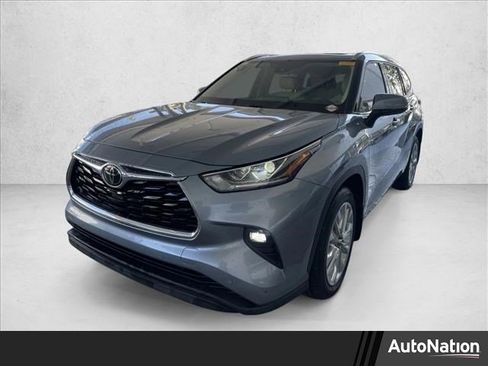 Used 2020 Toyota Highlander Limited image 1