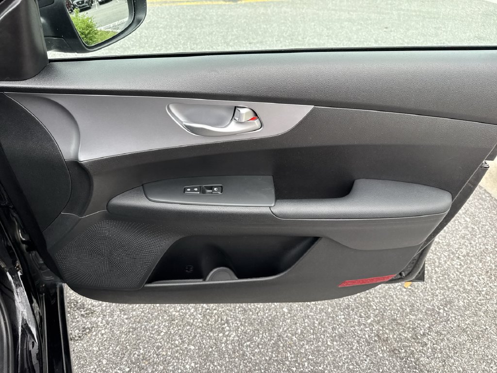 Used 2023 Kia Forte LXS w/ LXS Technology Package FWD image 41