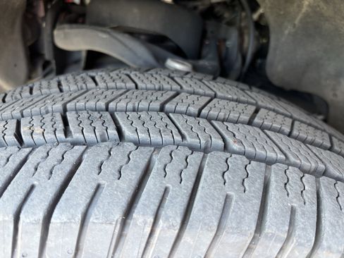 Used 2020 Ford F150 Lariat w/ Max Trailer Tow Package image 27