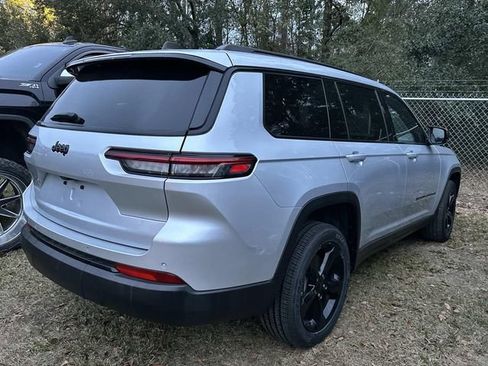 Used 2023 Jeep Grand Cherokee L Altitude image 9