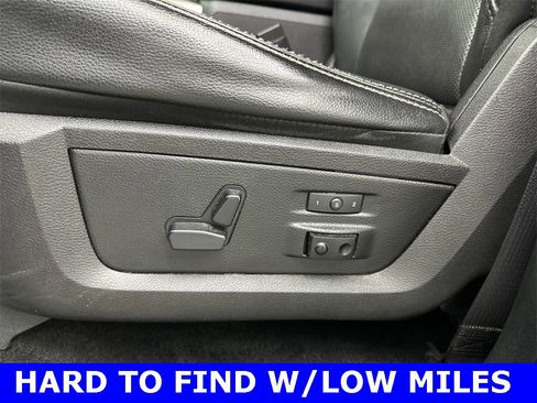 Used 2017 RAM 1500 Laramie w/ Convenience Group image 10