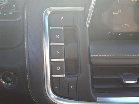 Used 2023 GMC Yukon SLT w/ SLT Luxury Package image 33