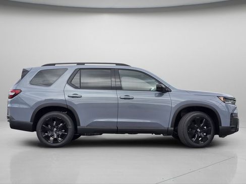 New 2026 Honda Pilot Black Edition image 11