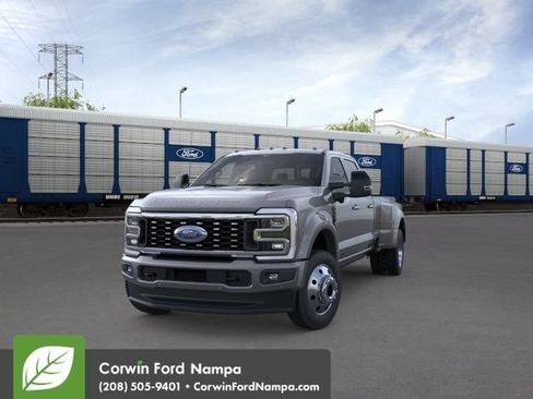 New 2026 Ford F450 Platinum w/ FX4 Off-Road Package AWD/4WD image 3