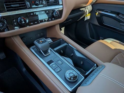 New 2026 Nissan Pathfinder Platinum AWD/4WD image 19