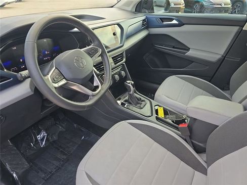 Used 2023 Volkswagen Taos SE FWD image 16