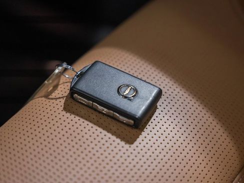 Used 2022 Volvo XC60 B5 Inscription w/ Climate Package image 43